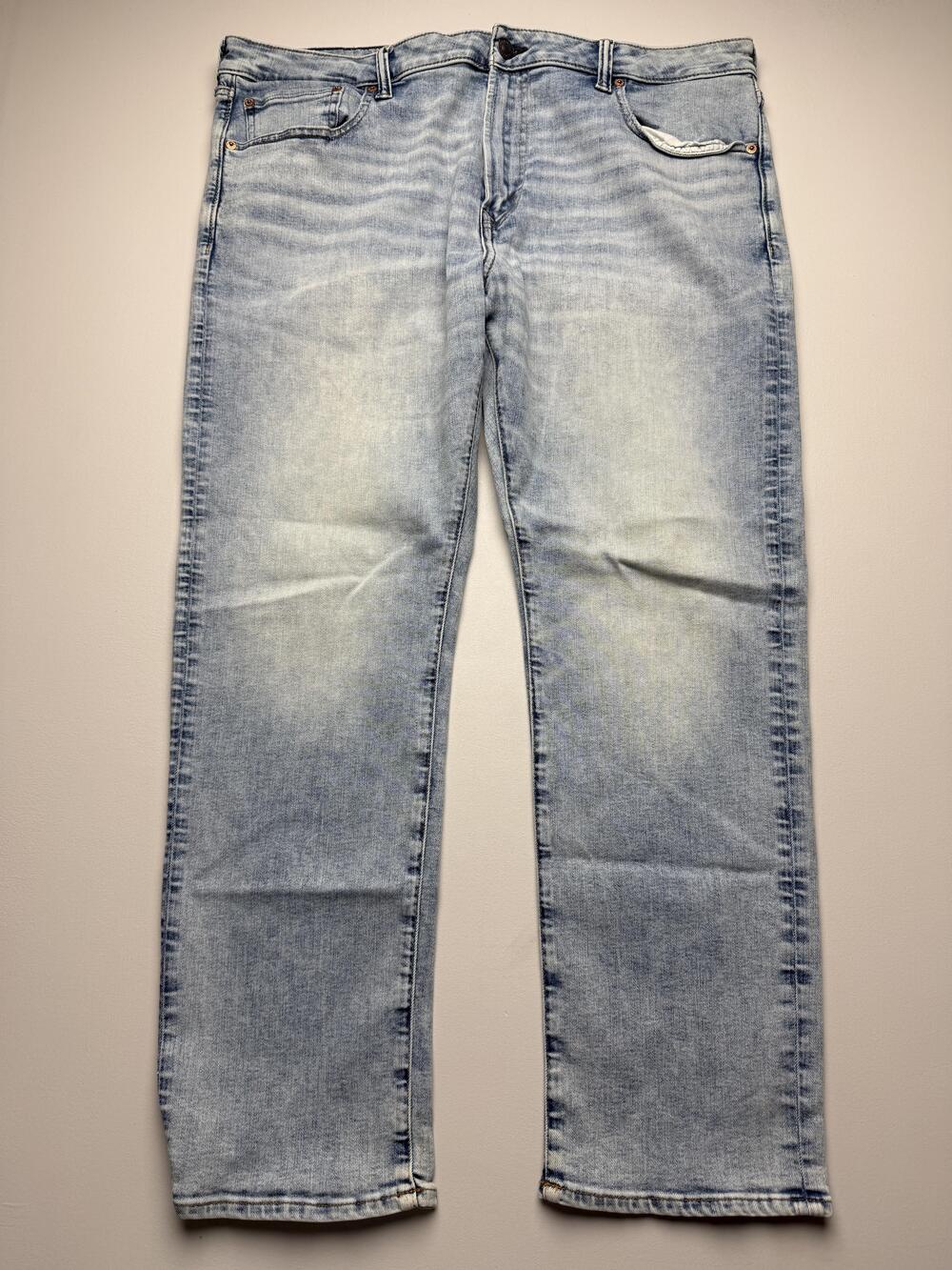 American Eagle Jeans Mens 40x32 Blue Light Wash Denim Regular Straight AirFlex+